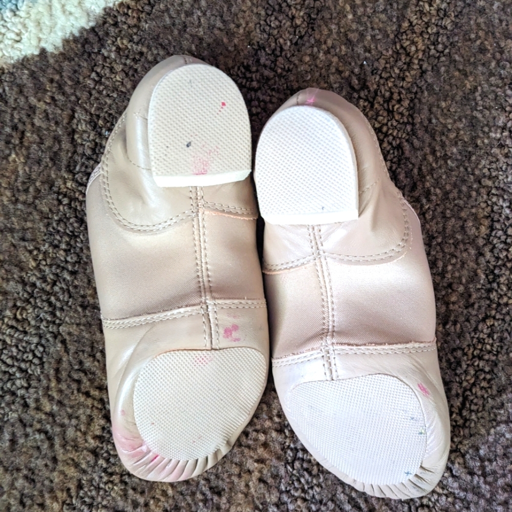Girls jazz shoes